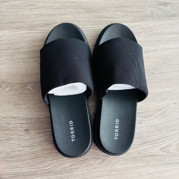 Torrid Black Stretch Platform Slide NWT Size 11W - Picture 3 of 5